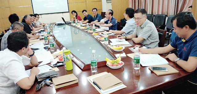 刘钧贻提出畜牧饲料业已进入食品带动时代