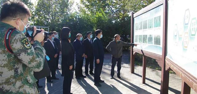 北京市大兴区委常委、武装部政委刘长勇带队深入北京资源集团食品城调研