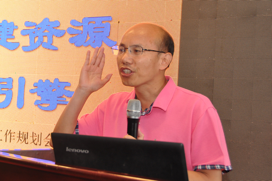 董事长.jpg 董事长.jpg