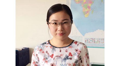 于艳--东北农业大学  硕士
现任：动保技术部研发员，从不浪费时间和身边的资源，虚心向各位老师讨教知识，在企业高新认定、GMP验收工作中做出了重大的贡献。